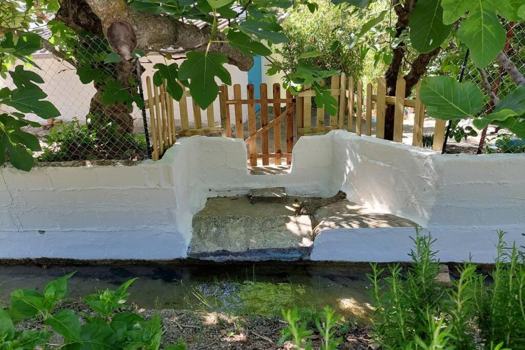 La Huerta Del Castillo Con Su Caz De Agua - Enjoy Life & Relax Castillo de Locubín 外观 照片