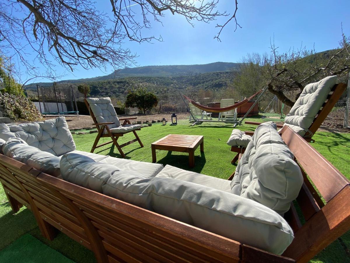 La Huerta Del Castillo Con Su Caz De Agua - Enjoy Life & Relax Castillo de Locubín 外观 照片